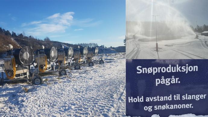 3 bilder: Fem snøkanoner, snøproduksjon i løype, og et skilt med teksten "Snøproduksjon pågår". 
