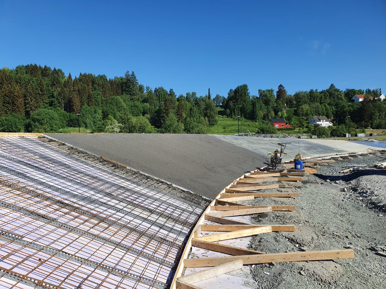Bildet av armeringen som ligger klar for å bli fylt av betong. Foto: Trøndelag Betong AS.