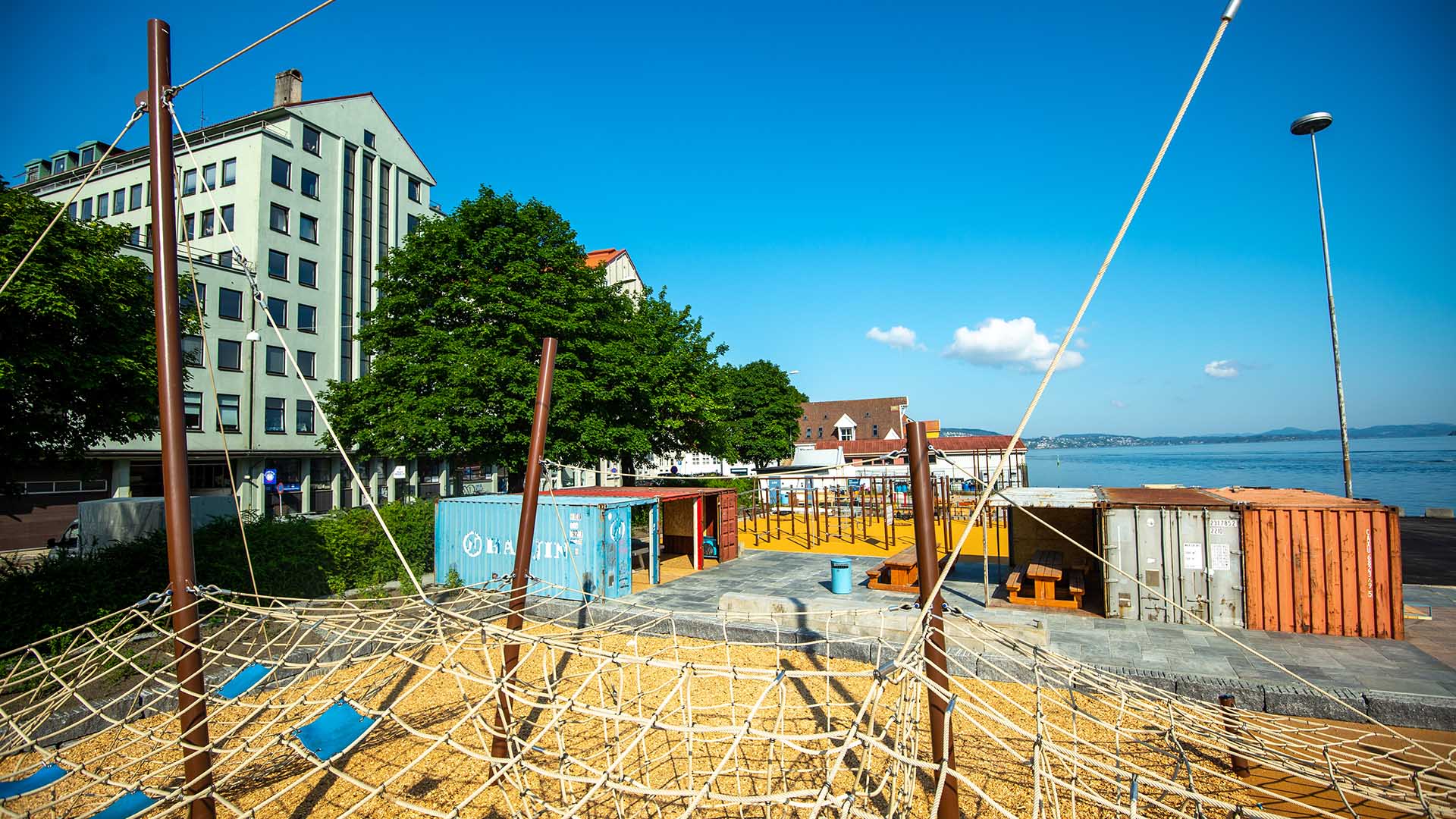 Oversiktsbilde over klatrestativet på AKtiv Tollodkai 