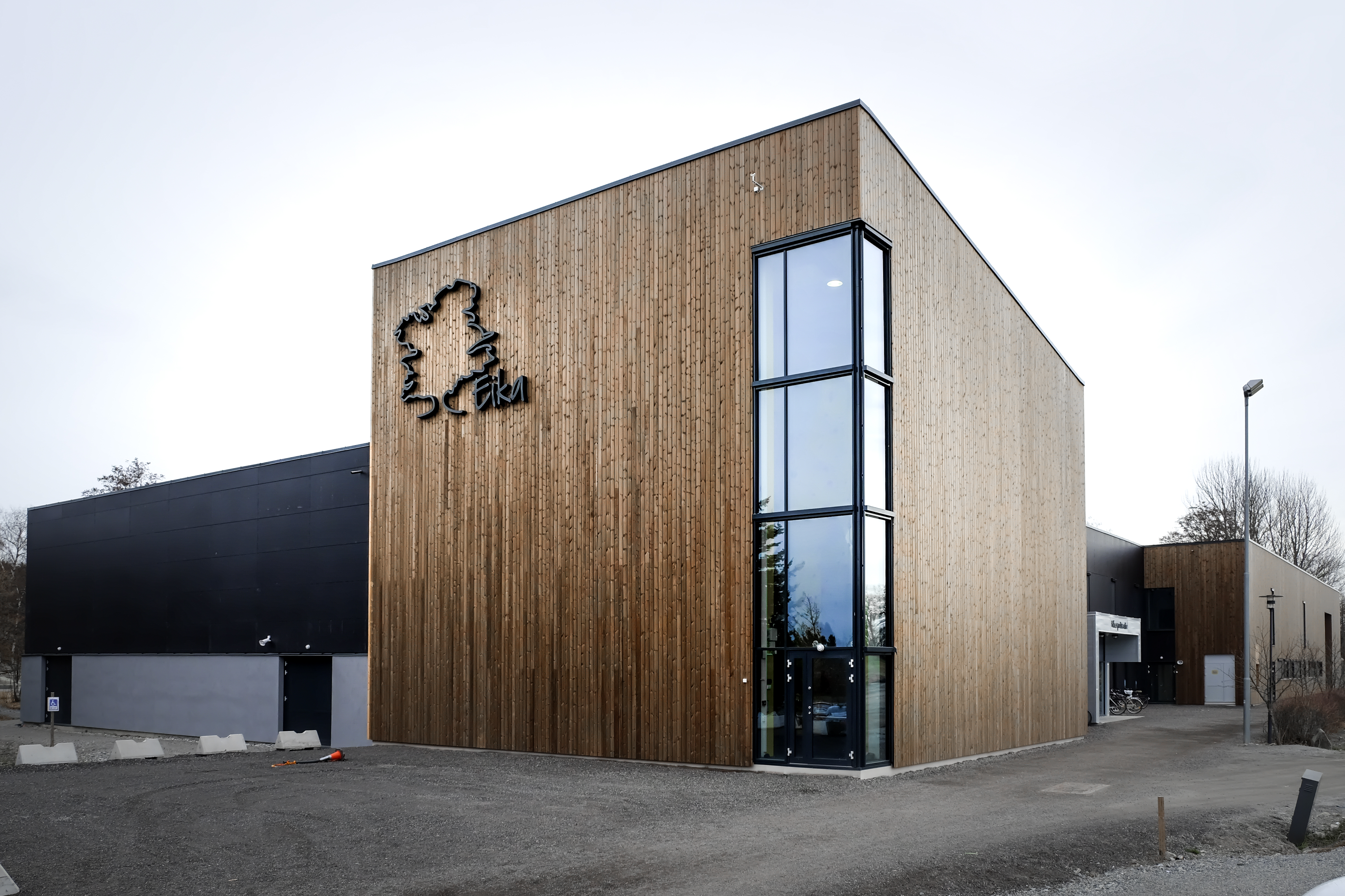 Fasade Eika Sportssenter. Foto: Dyrø og Moen AS.