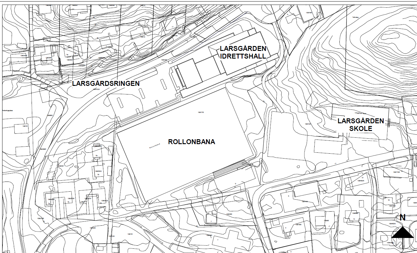 Larsgårdhallen ligger ved Larsgårdring, rett ovenfor Rollonbana og Larsgården skole