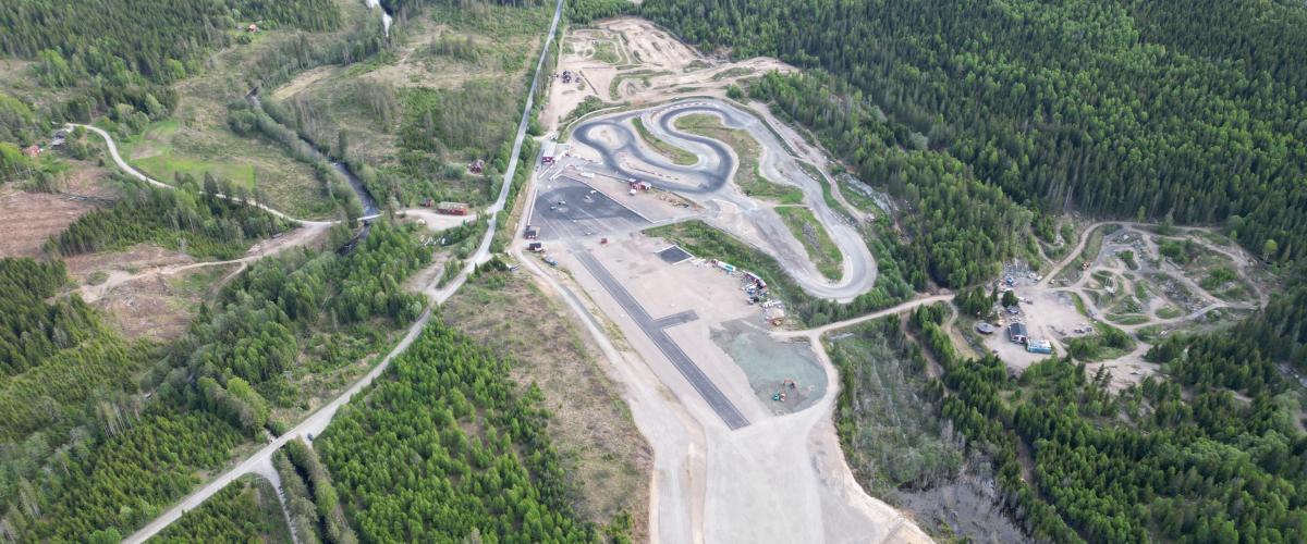 Dronebilde av hele anlegget Grenland motorsportsenter. Foto: Mads Andersen