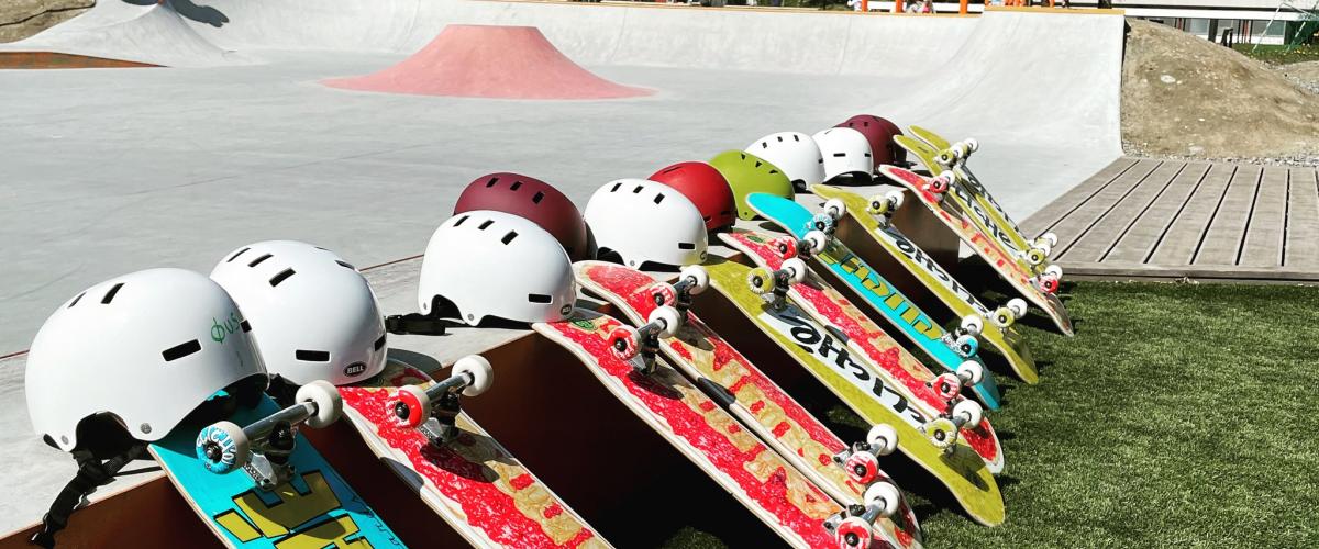 Skateboard på rekke og rad