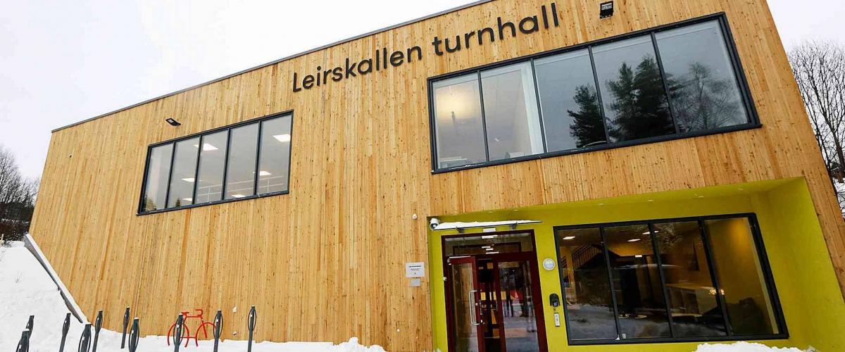 Leirskallen turnhall. Fasade
