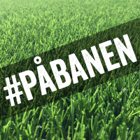 #påbanen som skrift over kunstgressbakgrunn. 